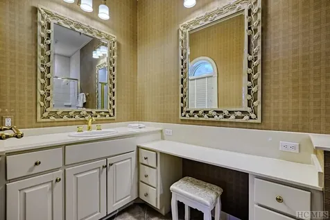113 Lake Court Highlands NC 28741