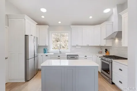 76 Stardust Way Glenville NC 28736