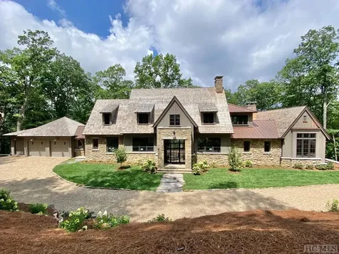 346 Triple Farm Cashiers NC 28717