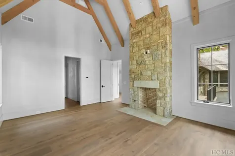 346 Triple Farm Cashiers NC 28717