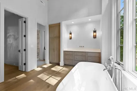 346 Triple Farm Cashiers NC 28717