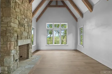 346 Triple Farm Cashiers NC 28717