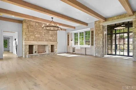 346 Triple Farm Cashiers NC 28717