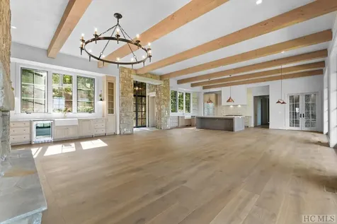 346 Triple Farm Cashiers NC 28717