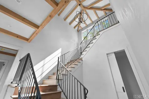 346 Triple Farm Cashiers NC 28717