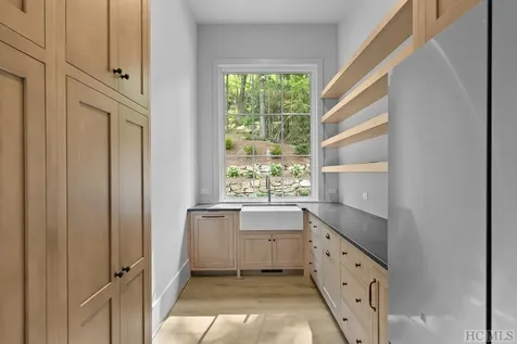 346 Triple Farm Cashiers NC 28717