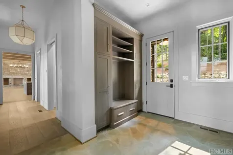 346 Triple Farm Cashiers NC 28717