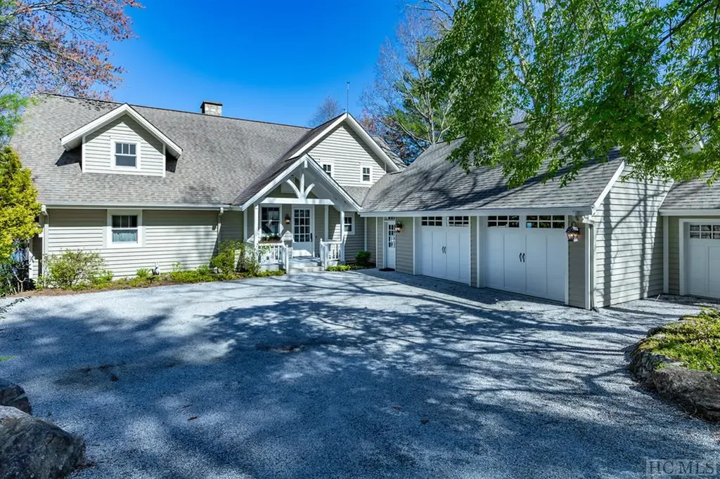 130 Indian Trace Lake Toxaway NC 28747