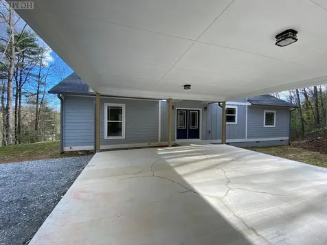 303 No End Circle Cullowhee NC 28723