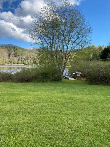 303 No End Circle Cullowhee NC 28723