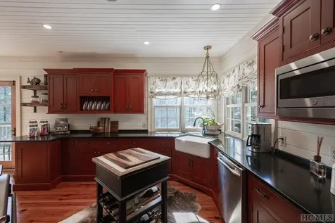 96 Mahalo Lane Cullowhee NC 28723
