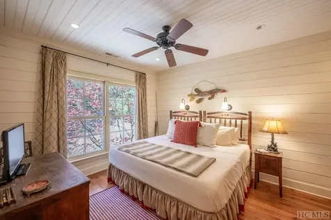 96 Mahalo Lane Cullowhee NC 28723