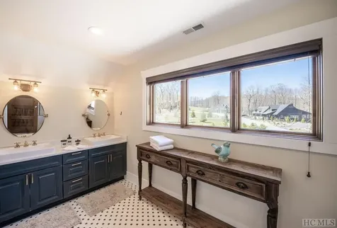 380 Outpost Trail Glenville NC 28736
