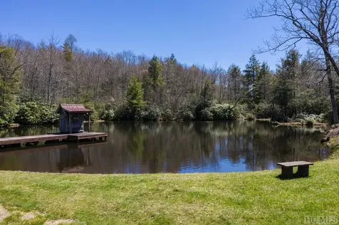 380 Outpost Trail Glenville NC 28736
