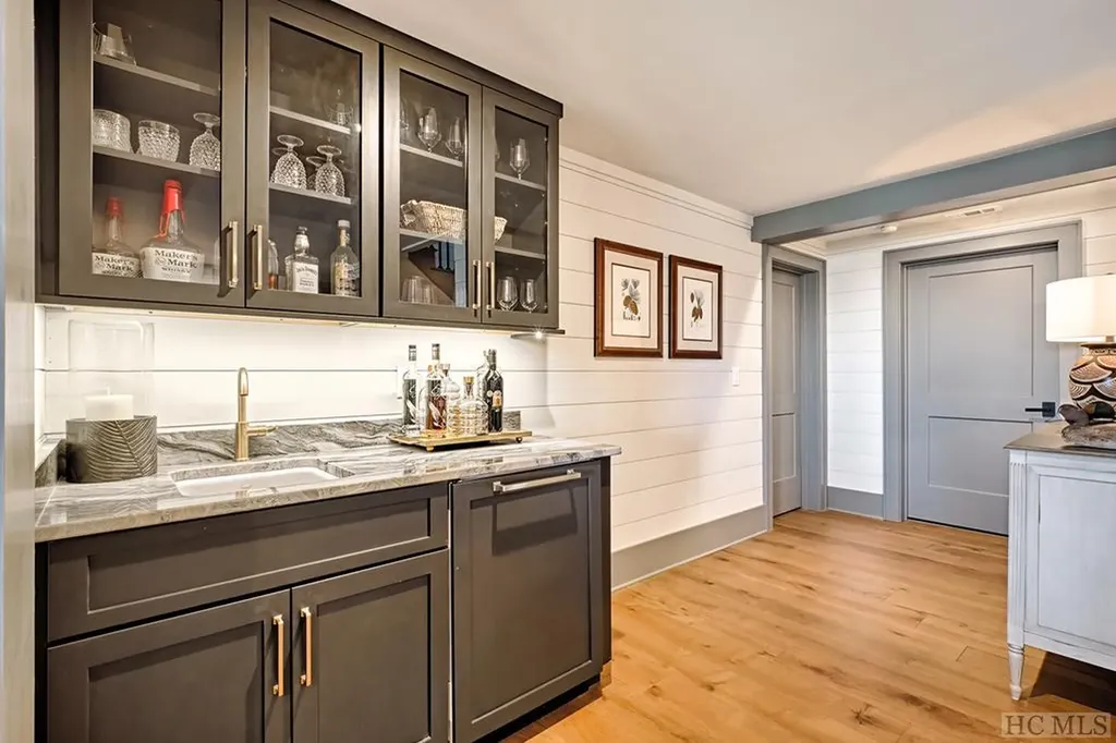 236 Old Wagon Road Highlands NC 28717