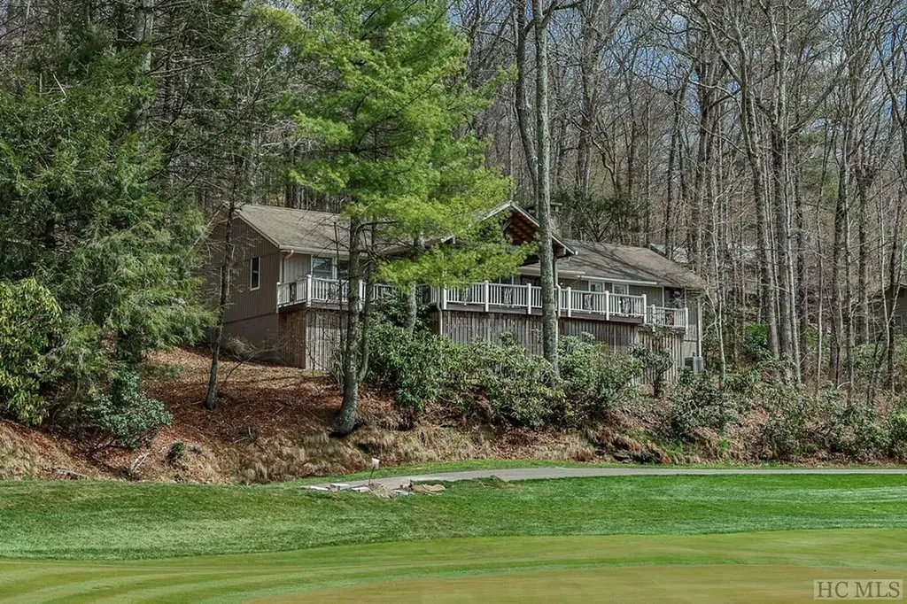 100 Oak Road Highlands NC 28741