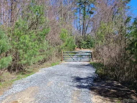 1880 Highway 107 S Cashiers NC 28717