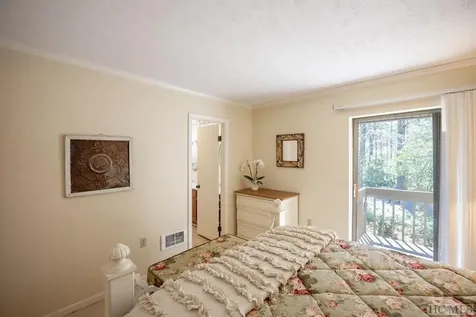 75 Holly Ridge Road Sapphire NC 28774