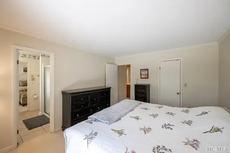 75 Holly Ridge Road Sapphire NC 28774