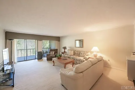 75 Holly Ridge Road Sapphire NC 28774