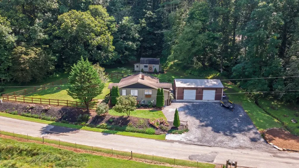 1050 Nickajack Road Franklin NC 28734