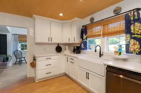 1050 Nickajack Road Franklin NC 28734