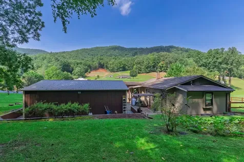 1050 Nickajack Road Franklin NC 28734