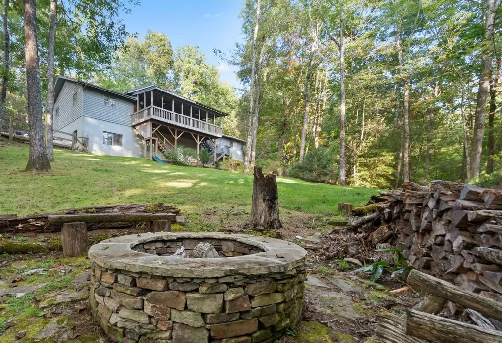 18 Horsepasture River Court Sapphire NC 28774