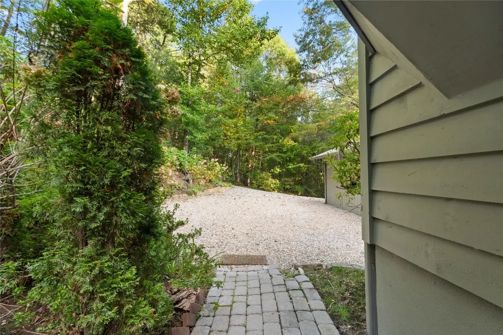 18 Horsepasture River Court Sapphire NC 28774