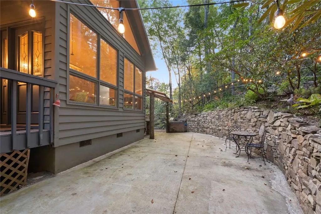 18 Horsepasture River Court Sapphire NC 28774