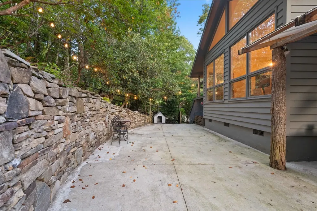 18 Horsepasture River Court Sapphire NC 28774