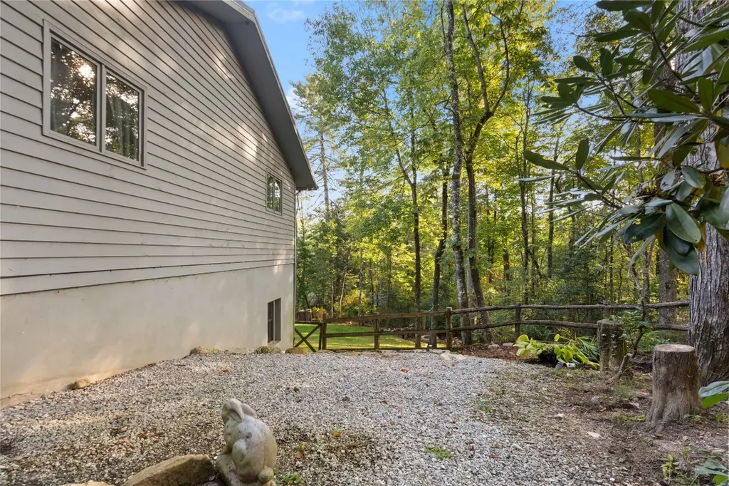 18 Horsepasture River Court Sapphire NC 28774