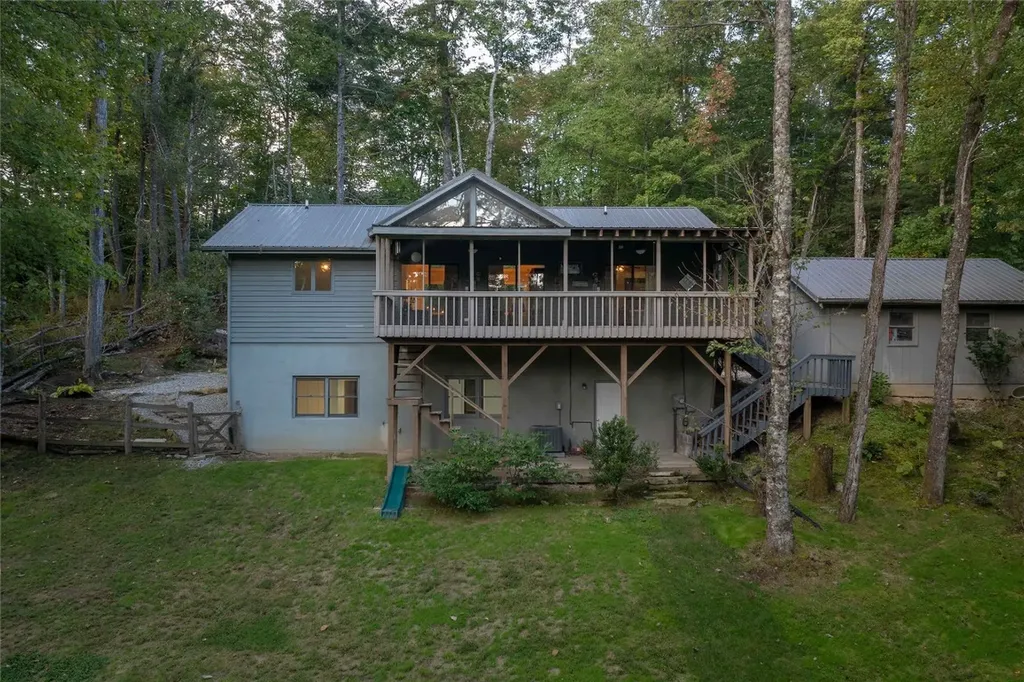 18 Horsepasture River Court Sapphire NC 28774