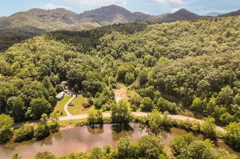 4092 Rose Creek Road Franklin NC 28734