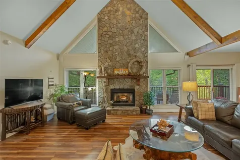 892 Buckberry Sapphire NC 28774