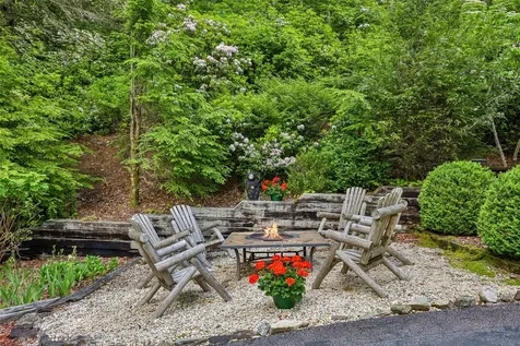 892 Buckberry Sapphire NC 28774