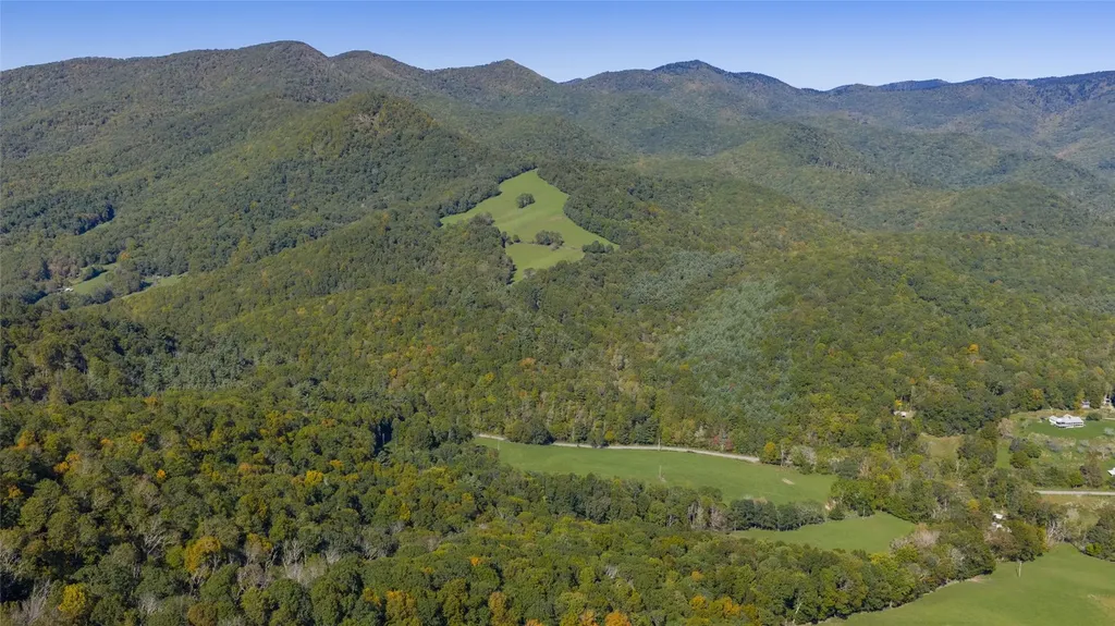 2787 Charleys Creek Road Tuckasegee NC 28783