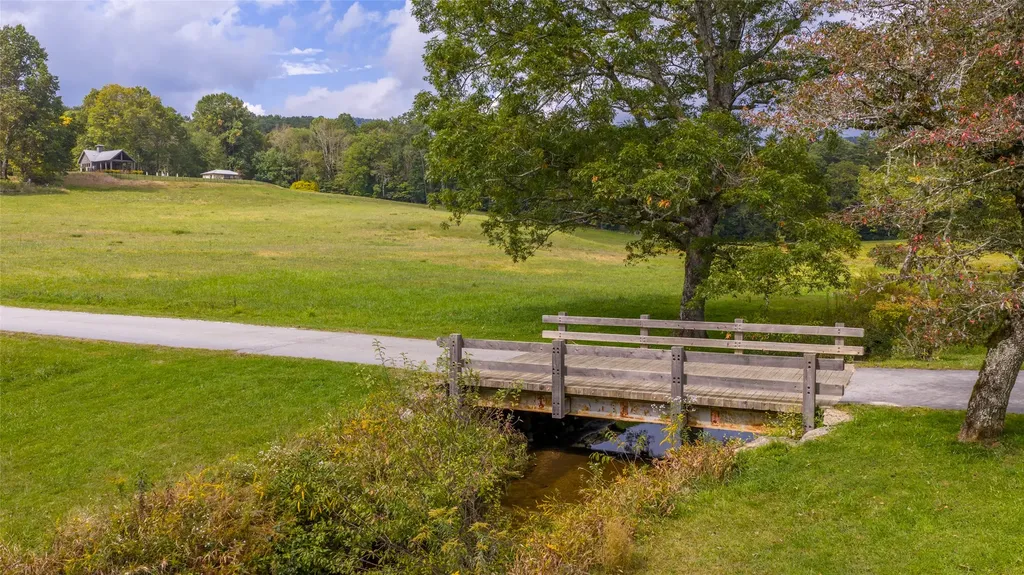 FE-3 Triple Farm Road Cashiers NC 28717