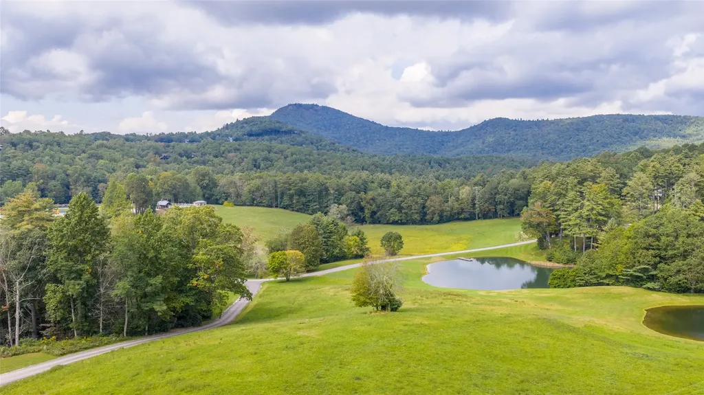 FE-3 Triple Farm Road Cashiers NC 28717