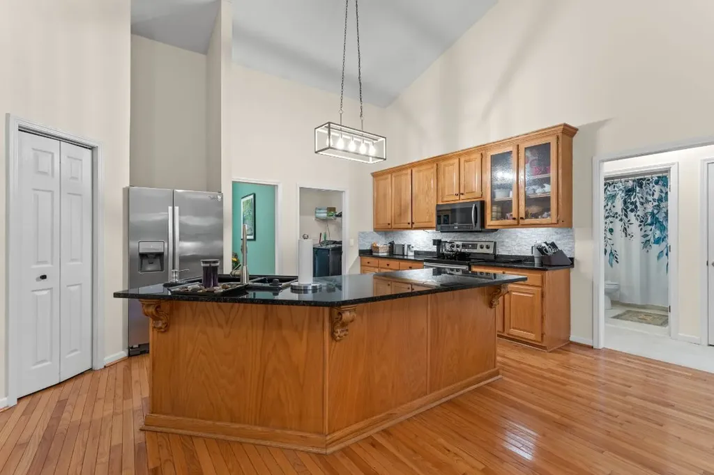 217 Crestwood Road Cashiers NC 28717