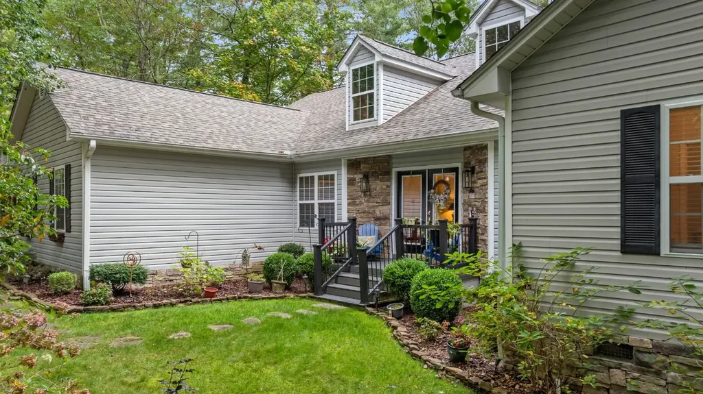 217 Crestwood Road Cashiers NC 28717