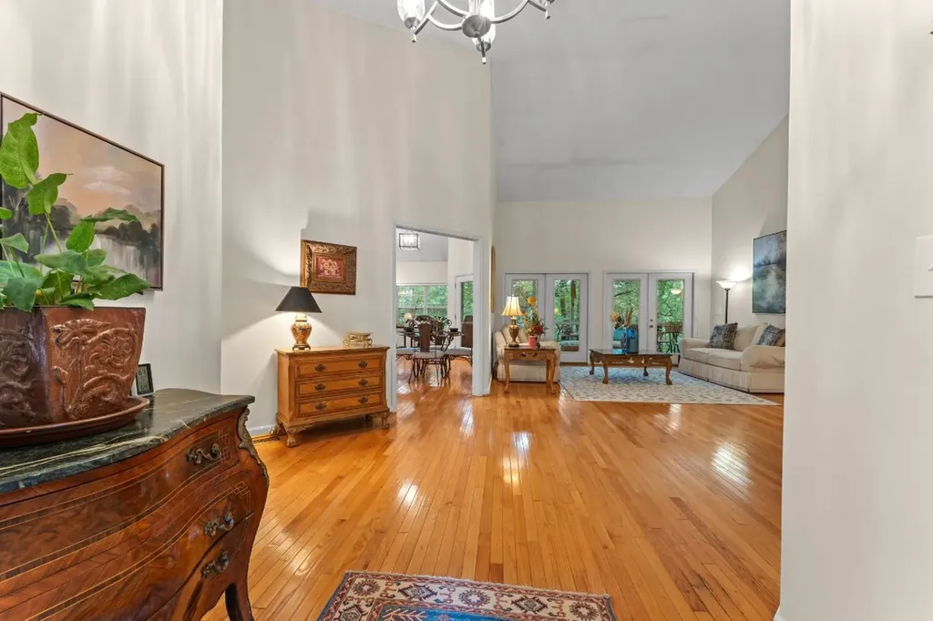 217 Crestwood Road Cashiers NC 28717