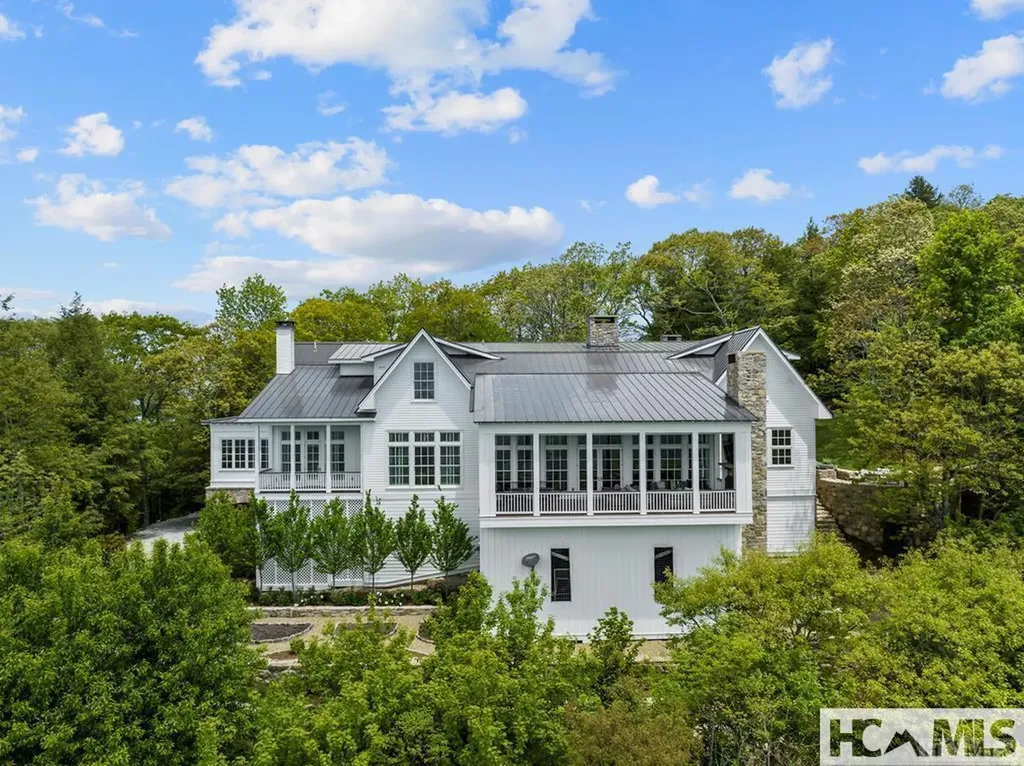 2808 Big Sheepcliff Road Cashiers NC 28717