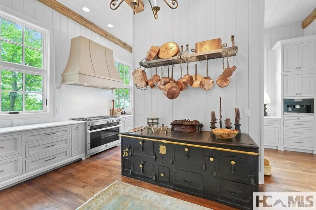 2808 Big Sheepcliff Road Cashiers NC 28717