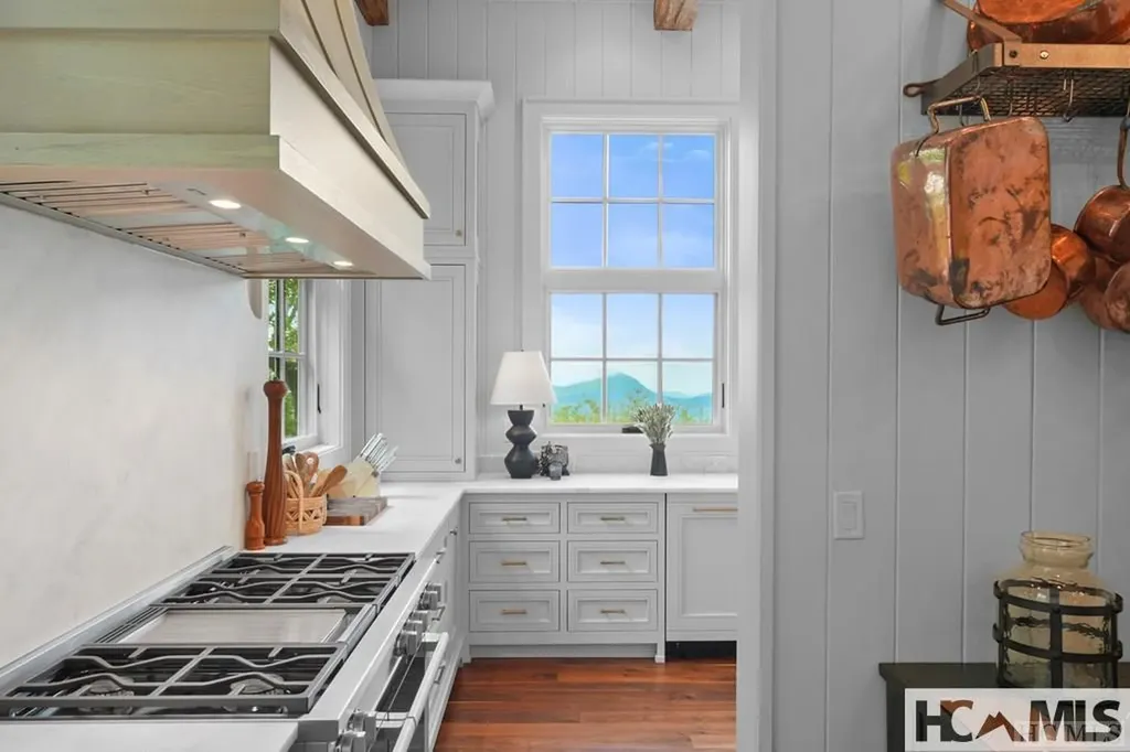 2808 Big Sheepcliff Road Cashiers NC 28717