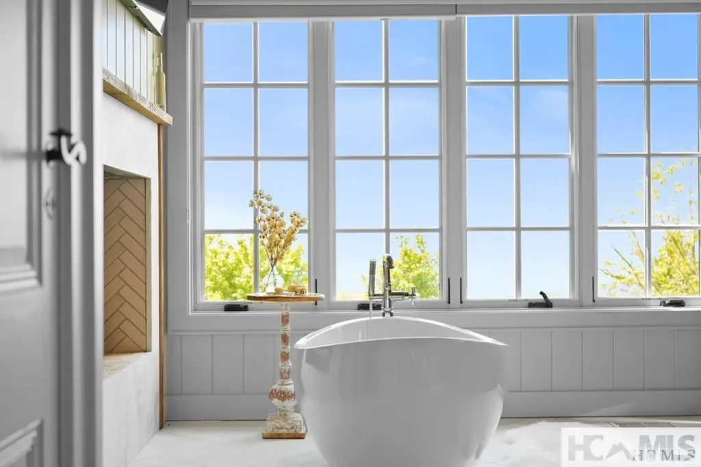 2808 Big Sheepcliff Road Cashiers NC 28717