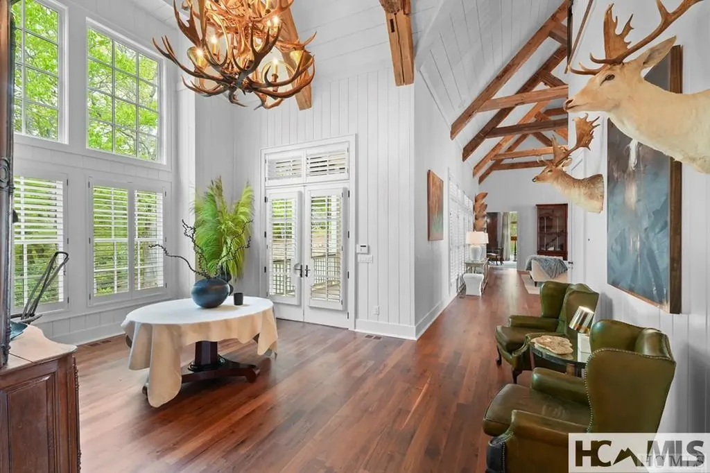 2808 Big Sheepcliff Road Cashiers NC 28717