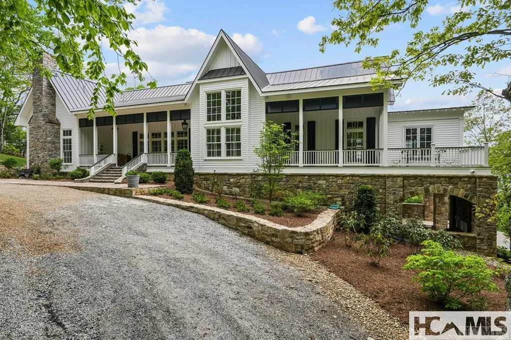 2808 Big Sheepcliff Road Cashiers NC 28717