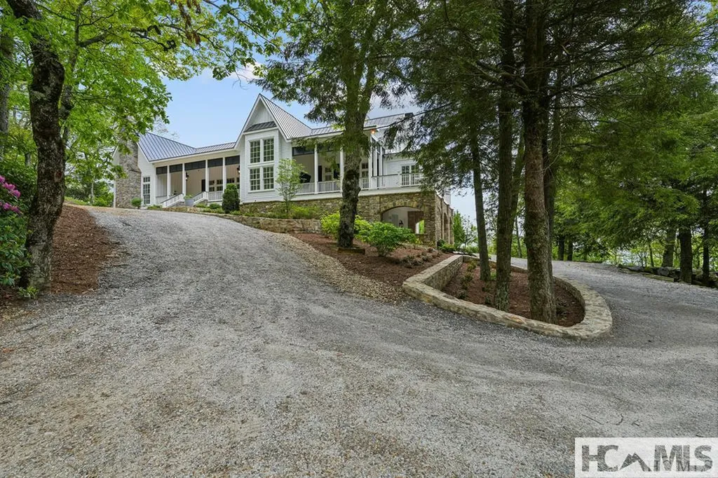 2808 Big Sheepcliff Road Cashiers NC 28717