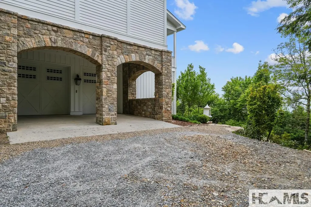 2808 Big Sheepcliff Road Cashiers NC 28717